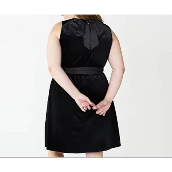 Draper James Women's Dress Sz 1X V-Neck Black Bow Tie Back Velvet Sleeveless NWT - Picture 9 of 9